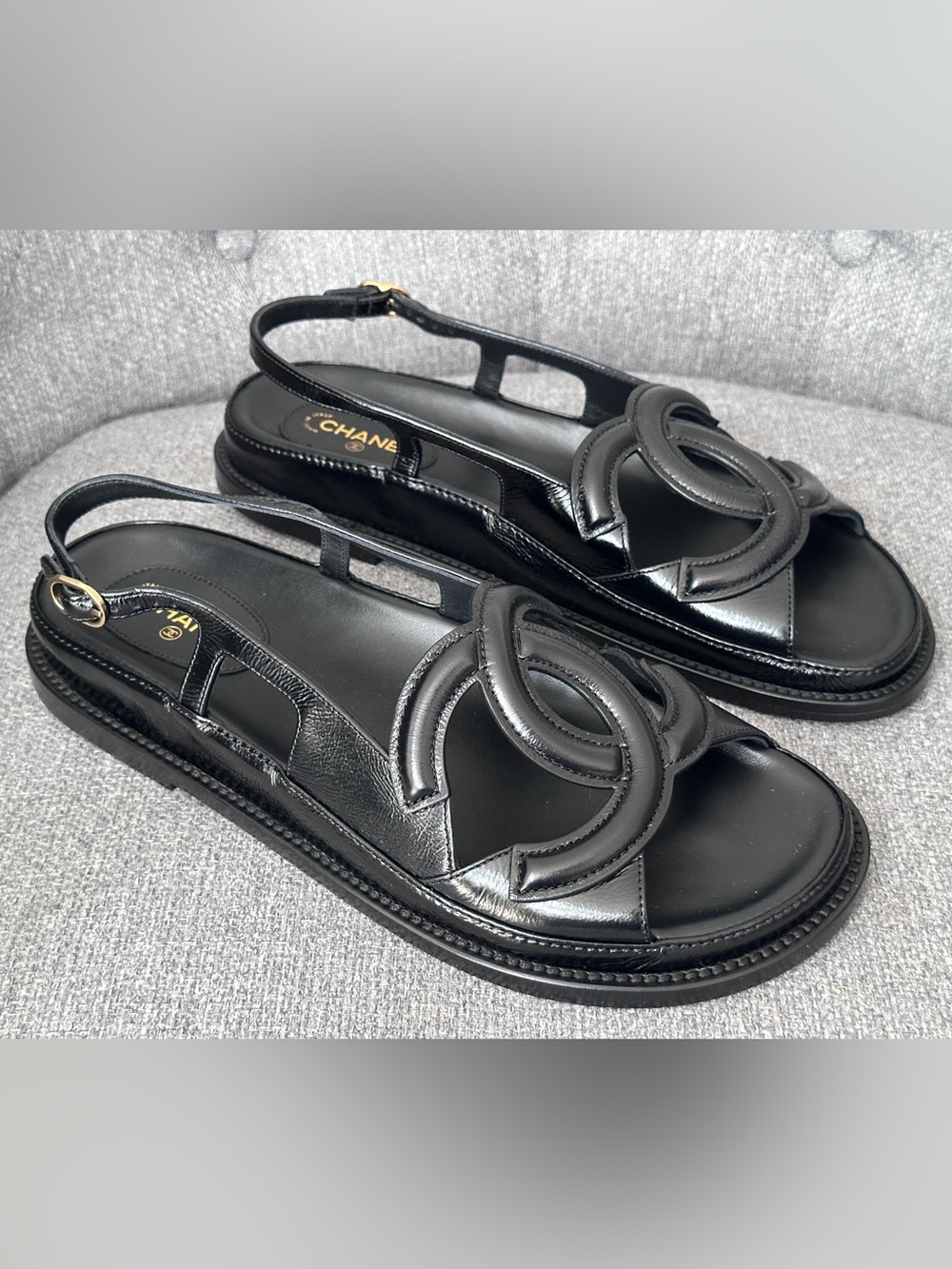 NEW BLAZY Chanel 2026 large CC LOGO BLACK LEATHER DADS SANDALS SIZE 38.5C
